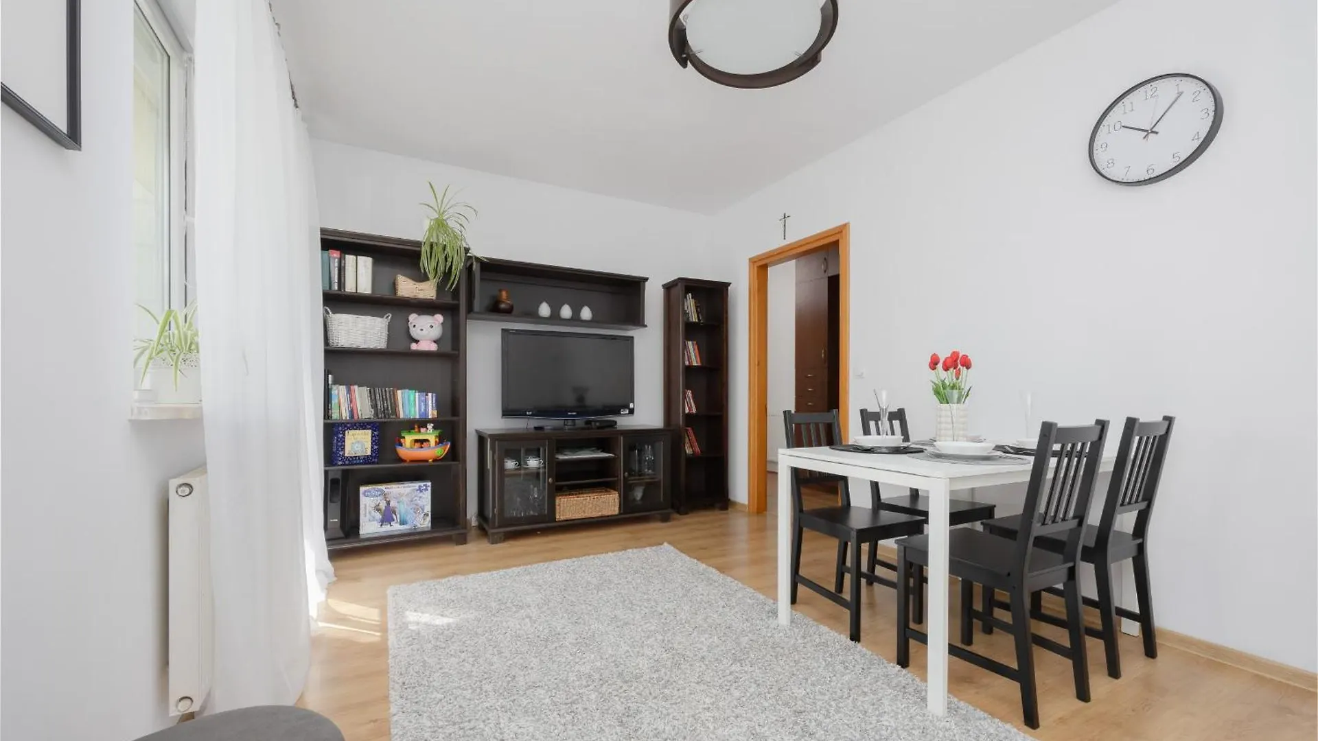 Apartment Apartament Na Parterze Z Parkingiem I Biurkiem Do Pracy Zdalnej W Piasecznie By Noclegi Renters Piaseczno
