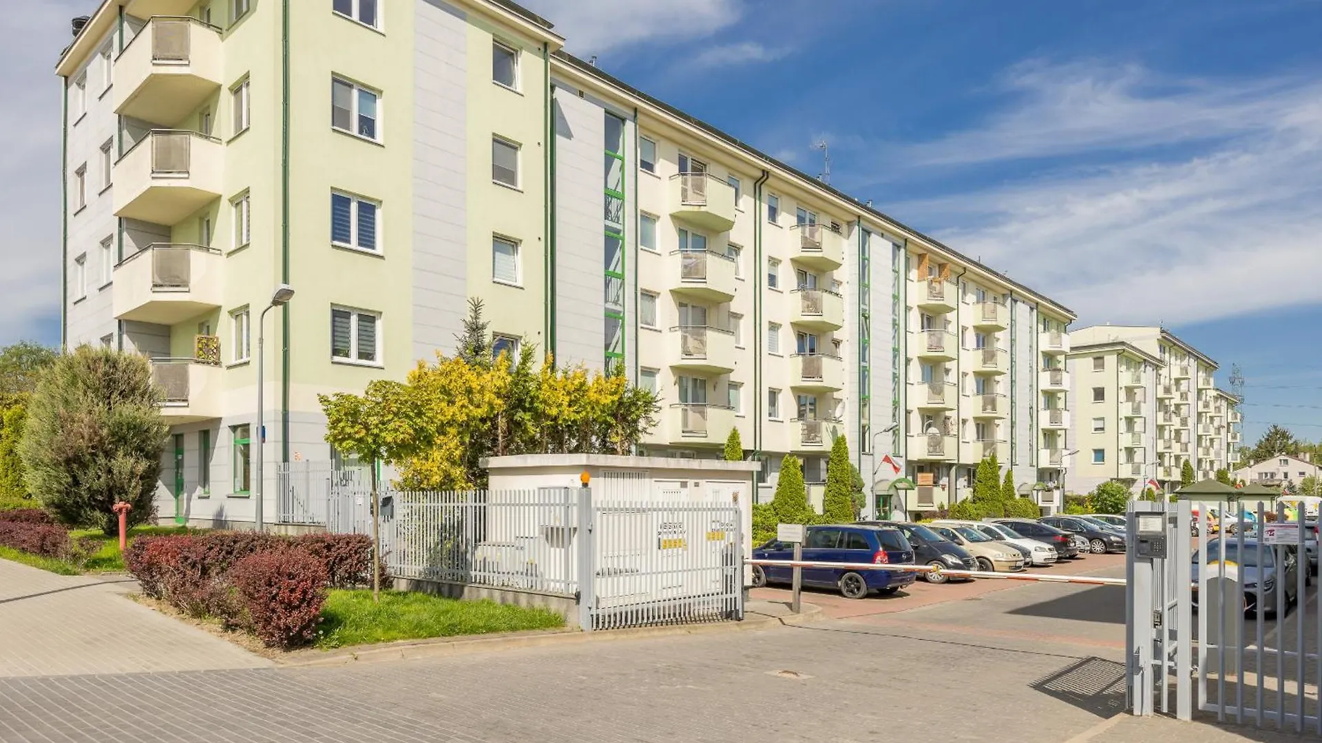 Apartment Apartament Na Parterze Z Parkingiem I Biurkiem Do Pracy Zdalnej W Piasecznie By Noclegi Renters Piaseczno