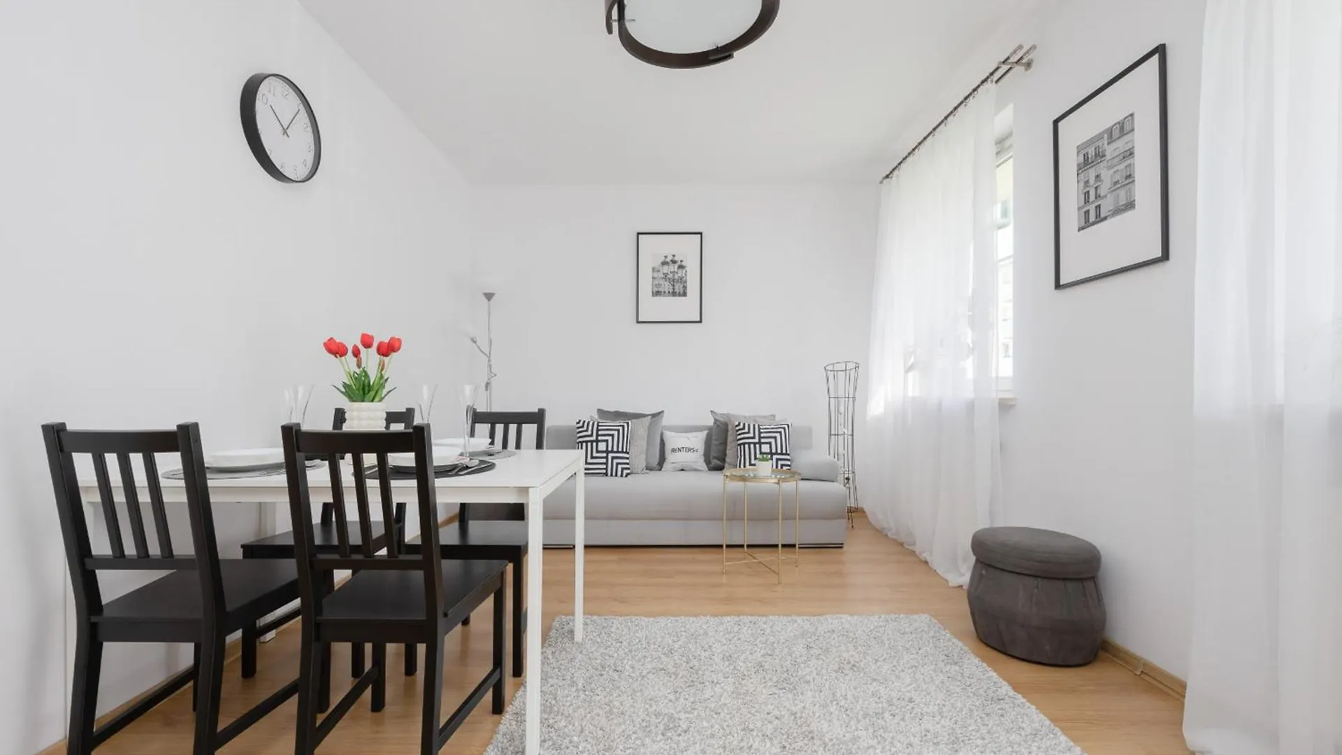 Apartment Apartament Na Parterze Z Parkingiem I Biurkiem Do Pracy Zdalnej W Piasecznie By Noclegi Renters Piaseczno